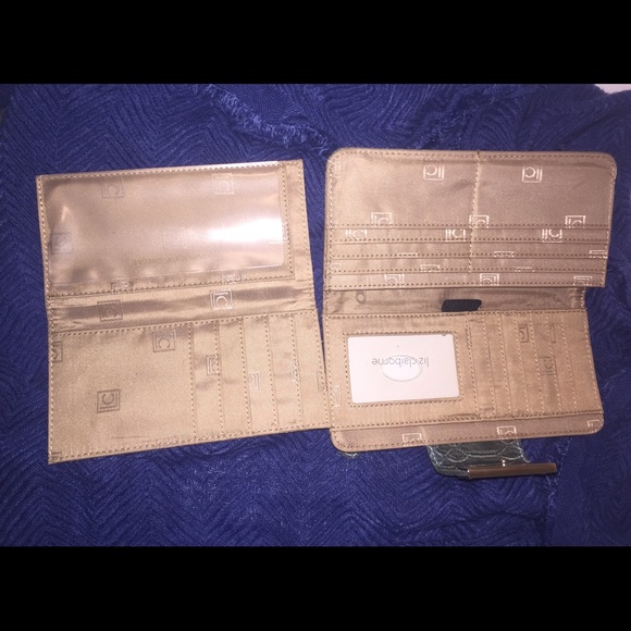 Liz Claiborne wallet - Picture 4 of 5